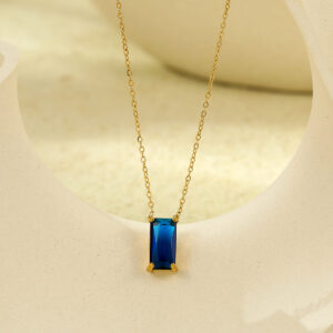Elegant 18K Gold Rectangle Pendant Necklace for Women