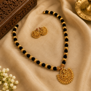 Black beaded necklace set